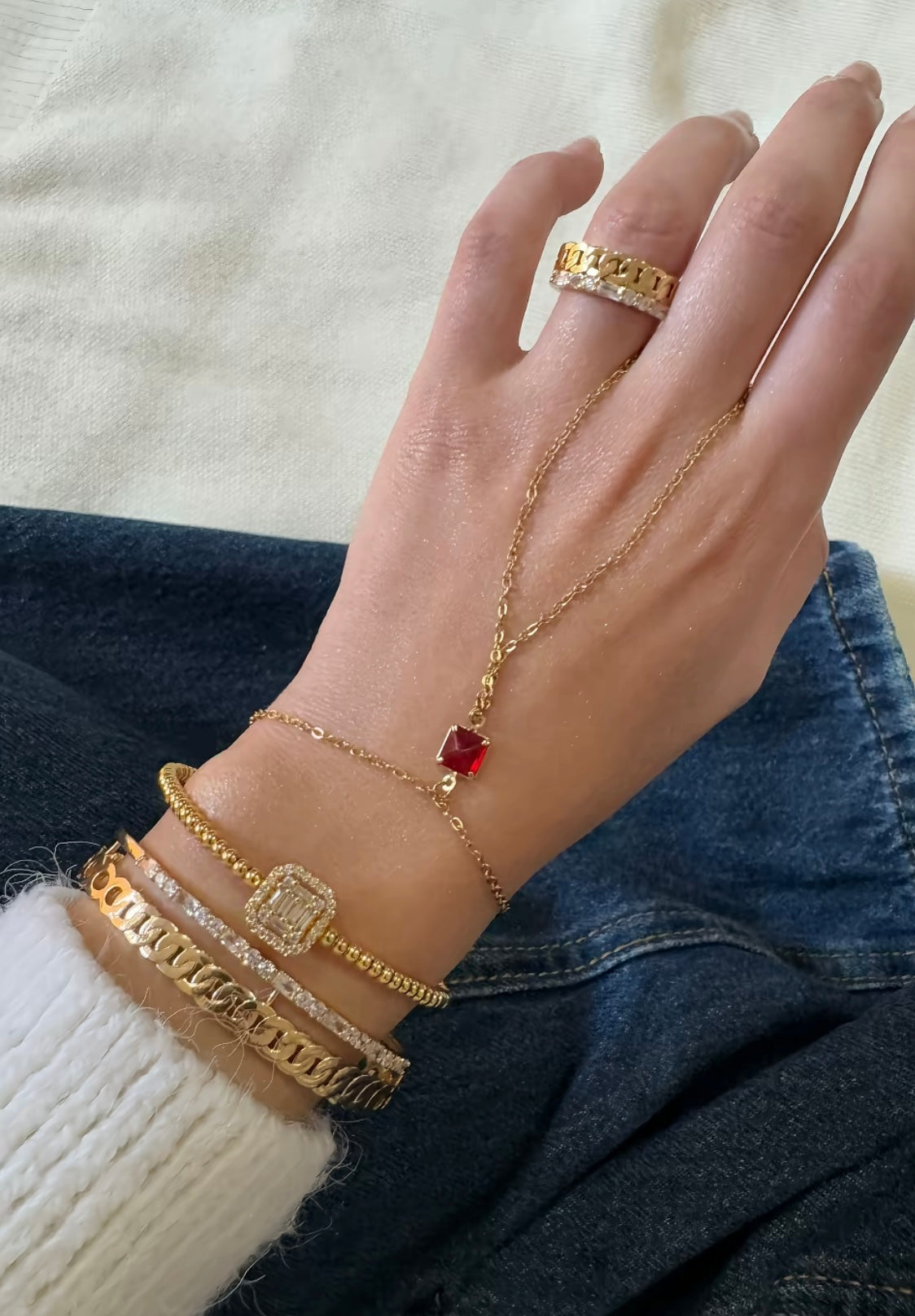 Gulnaar Handchain