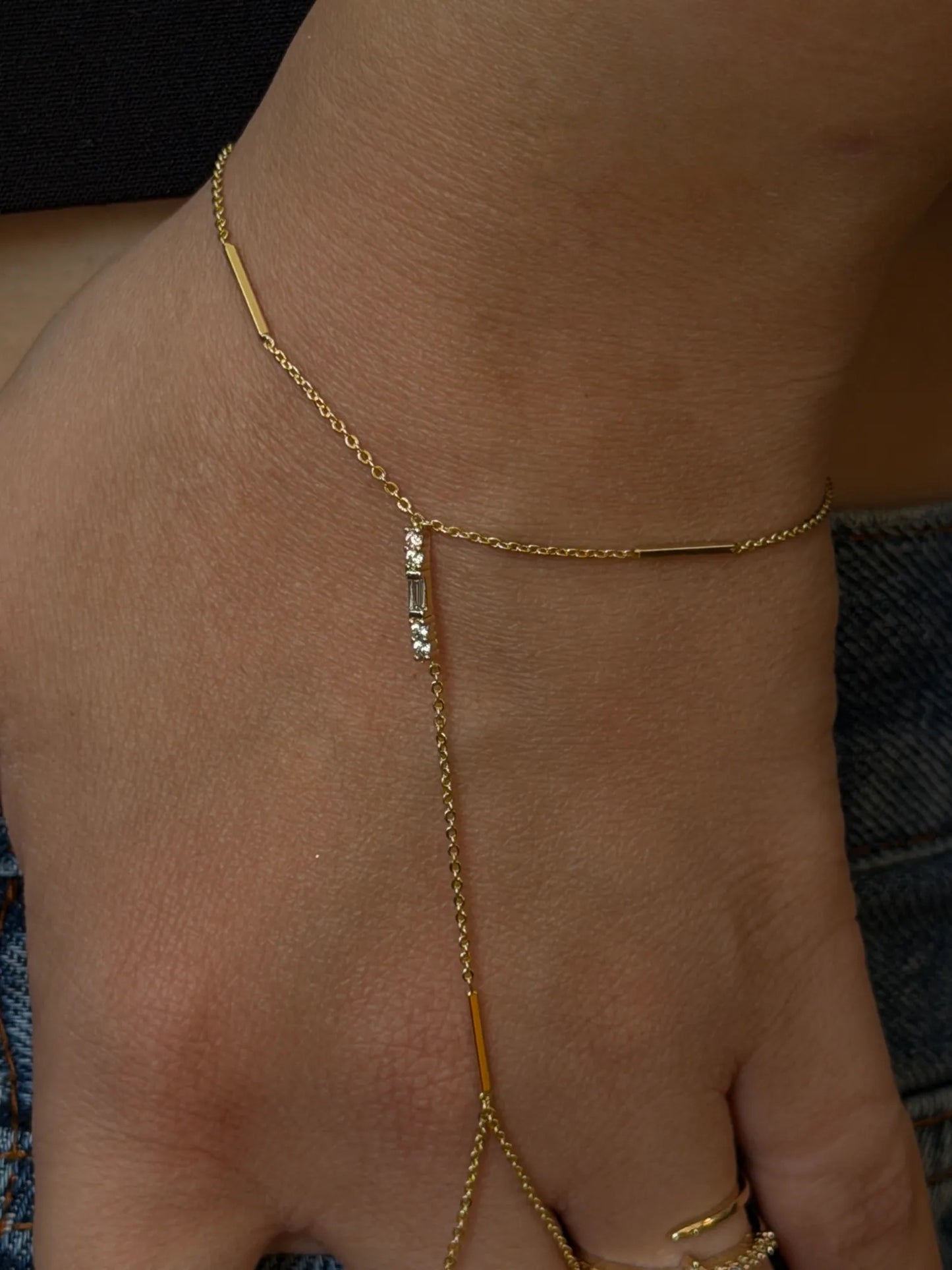 Glint handchain