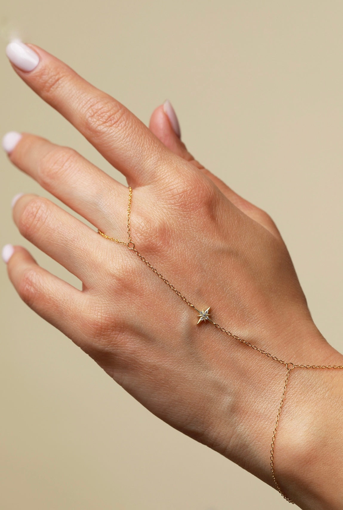 Sleek Starburst handchain