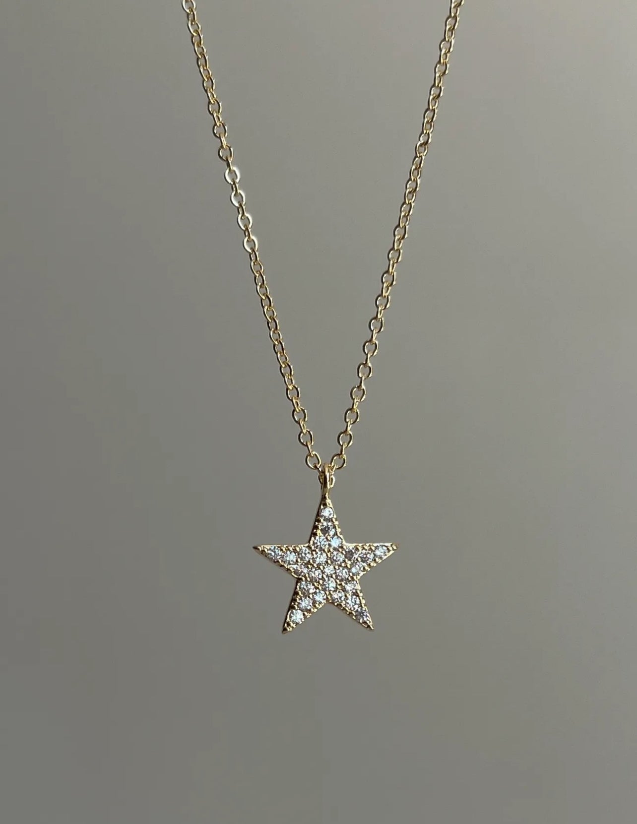 Zircon star necklace
