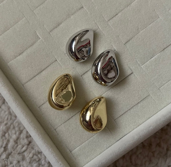 Dandies Stud Earrings