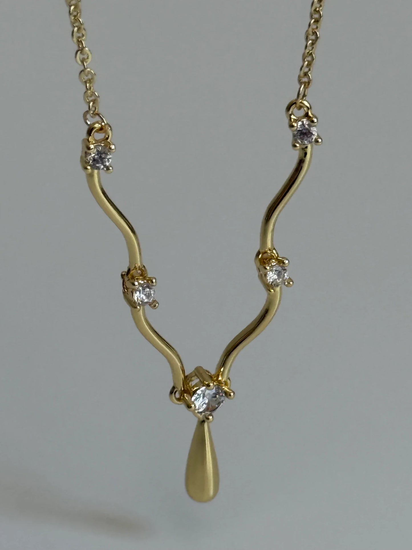 Elira Necklace