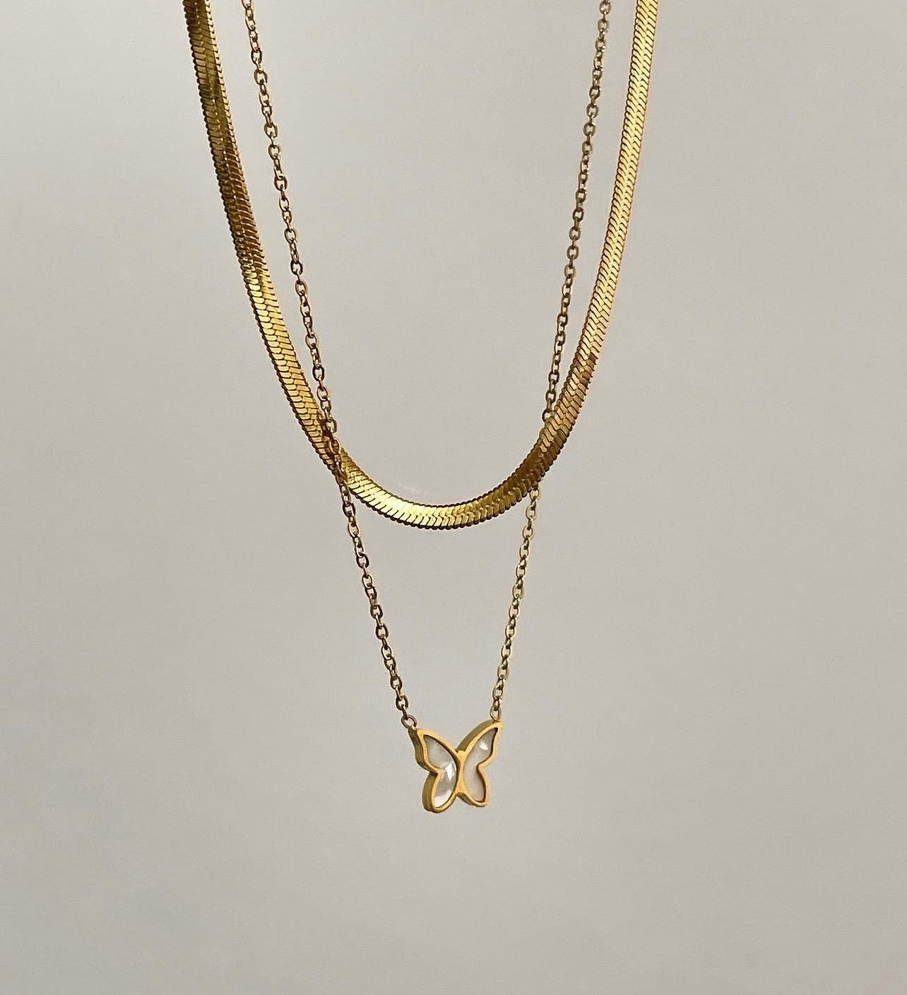 Flutter dual necklace