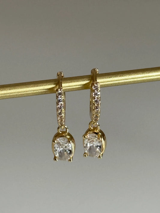Oval zircon hoops