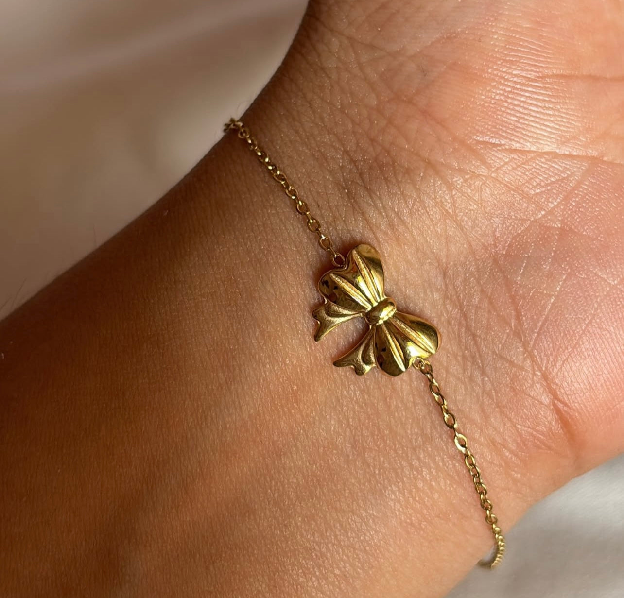 Bow bracelet
