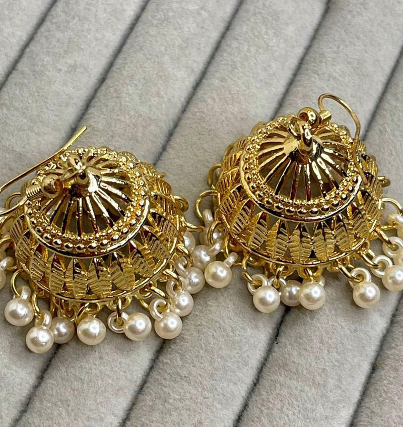 Dangling jhumka