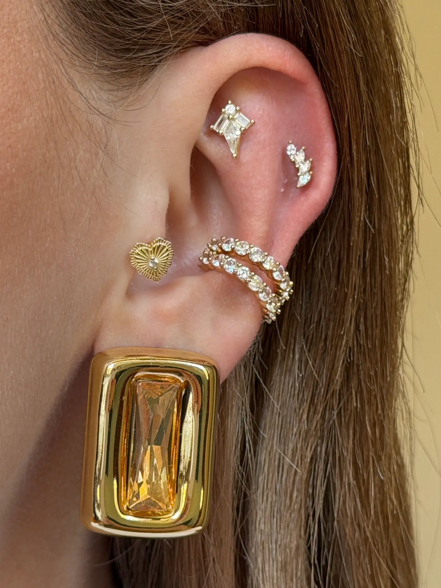 Zircon earcuff