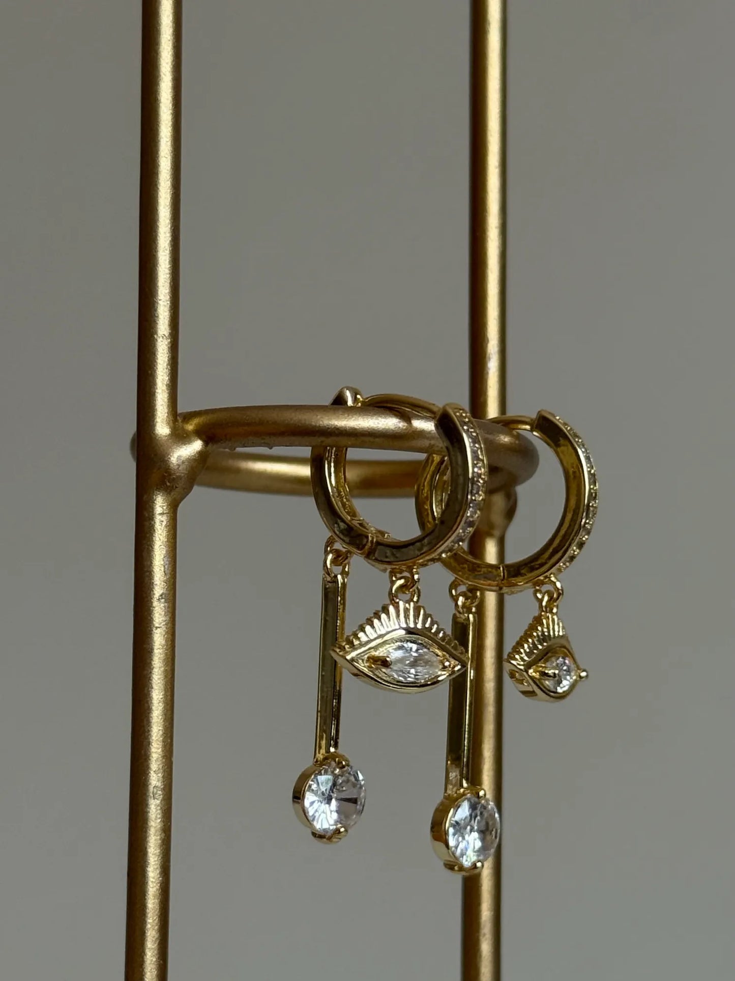 Isolde Hoops