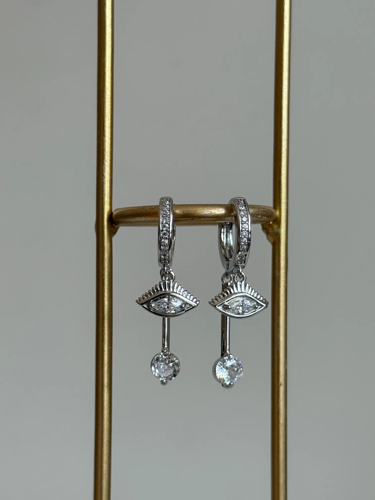Isolde Hoops