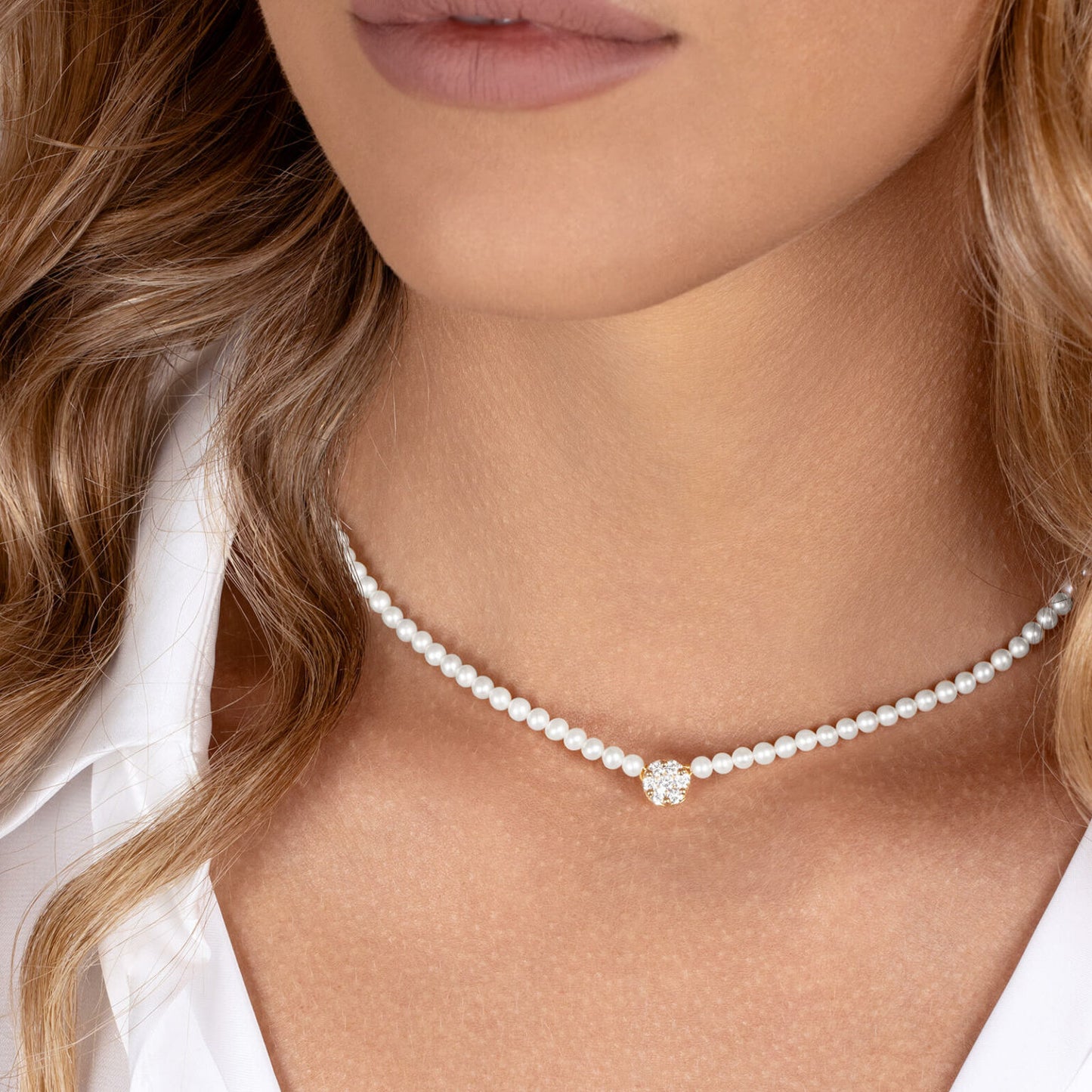 Flower cluster pearl necklace