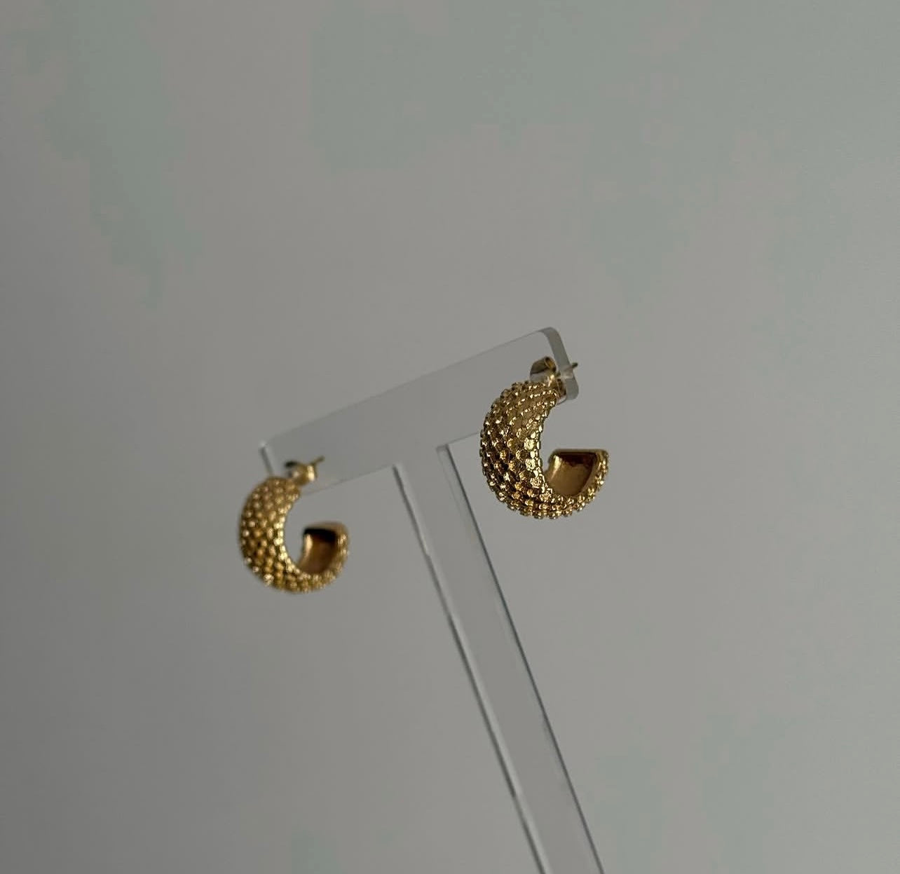 Mesh hoops