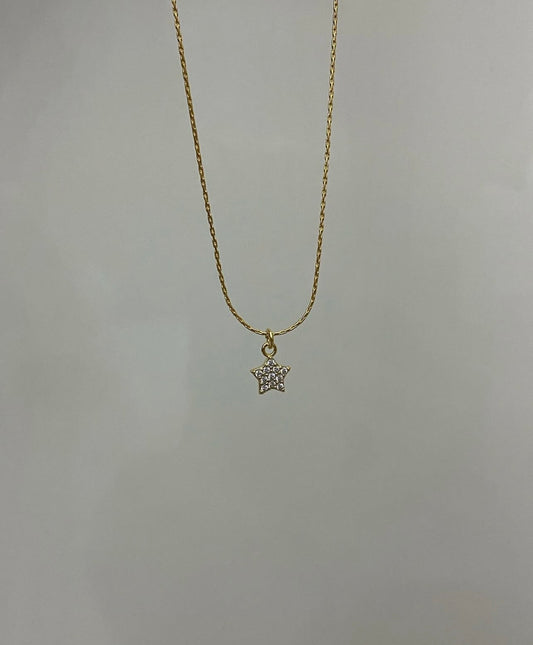 Star sleek chain necklace