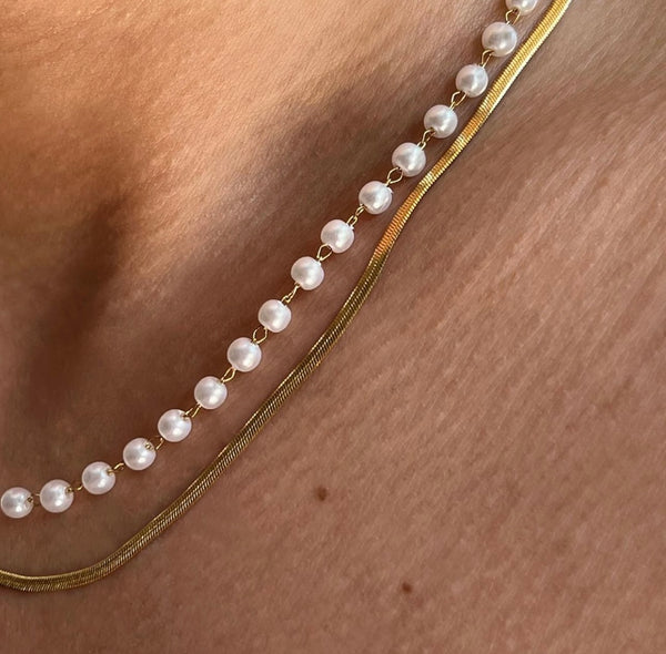 Double pearl necklace