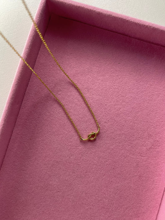 Knot necklace