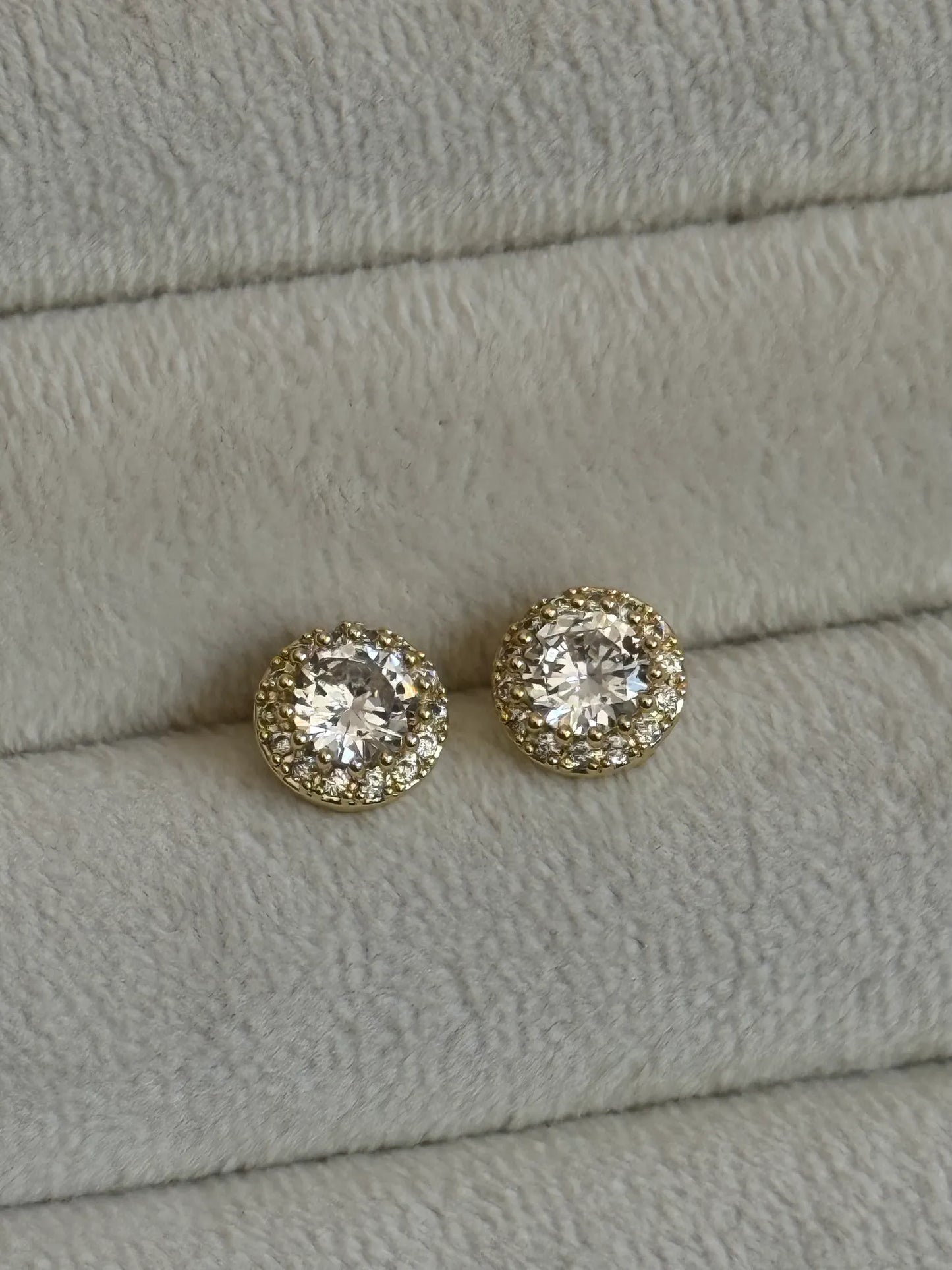 Radiance studs