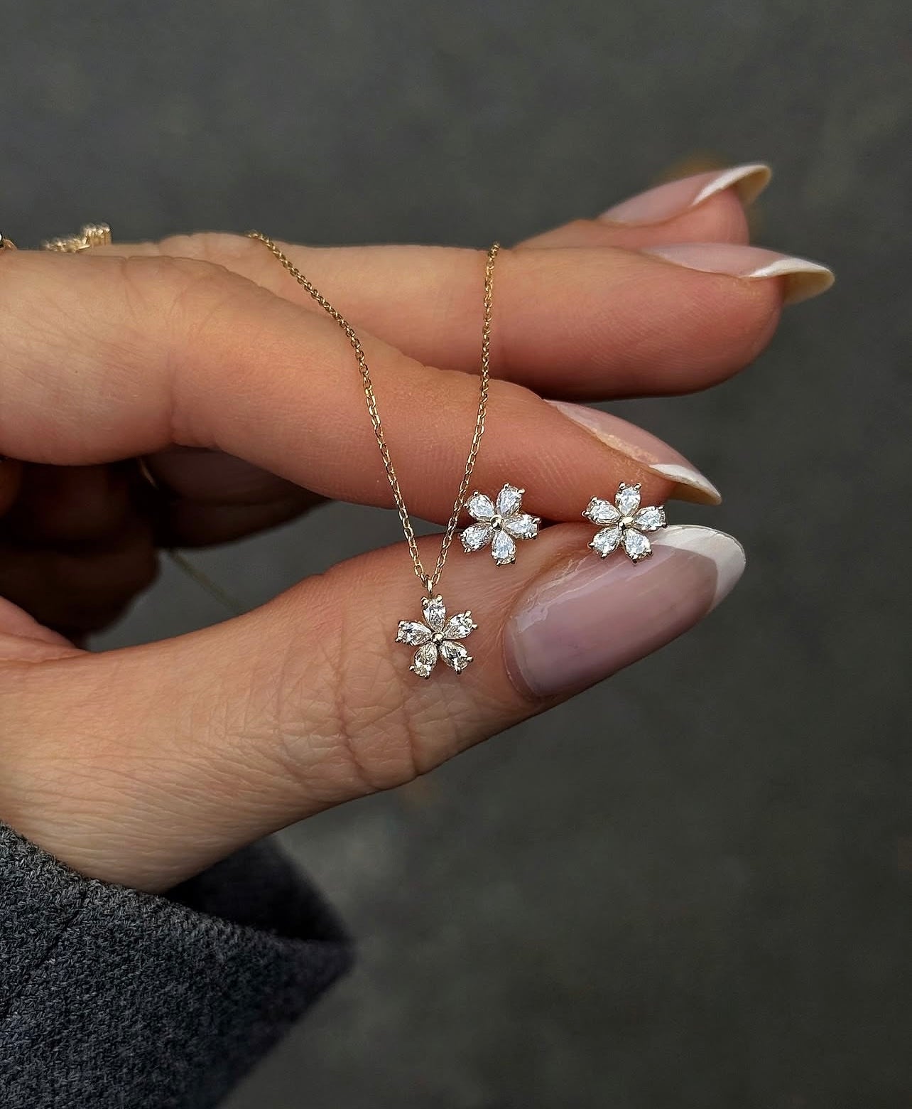 Minimal floral set