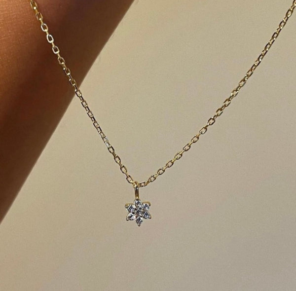 Dainty floral Necklace