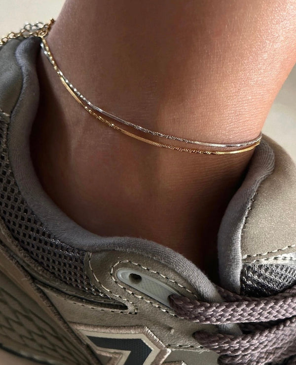 Sleek chain anklet