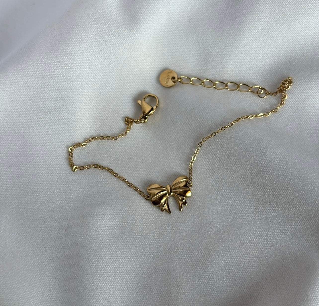 Bow bracelet