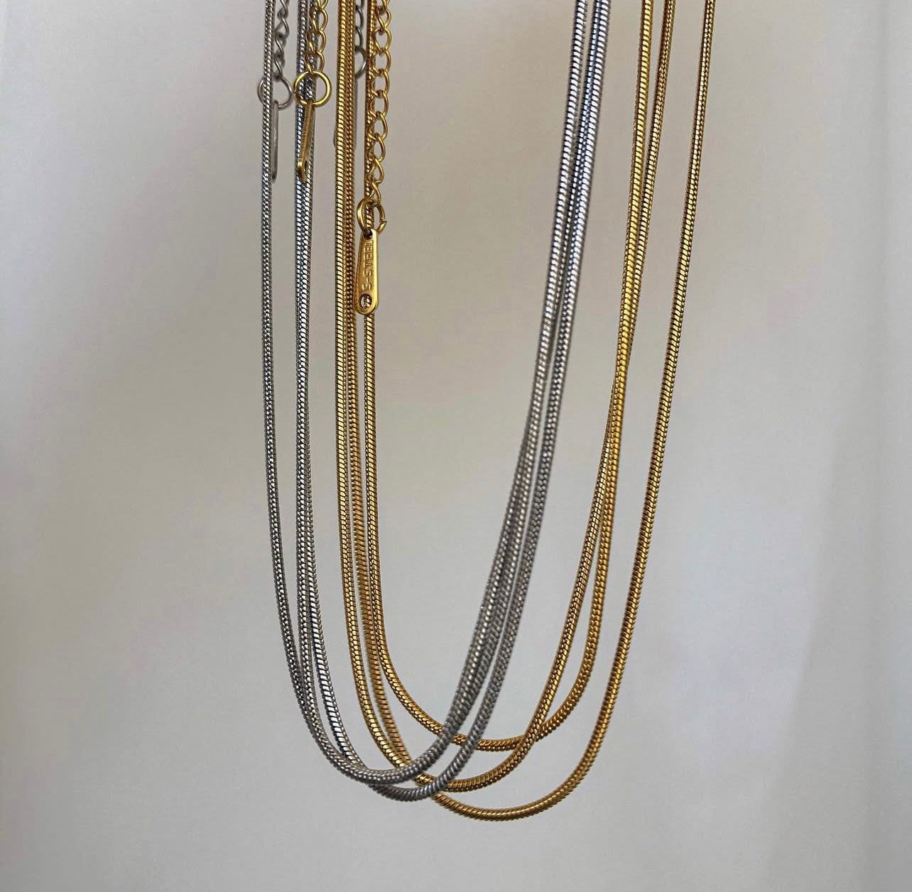 Sleek chain necklace