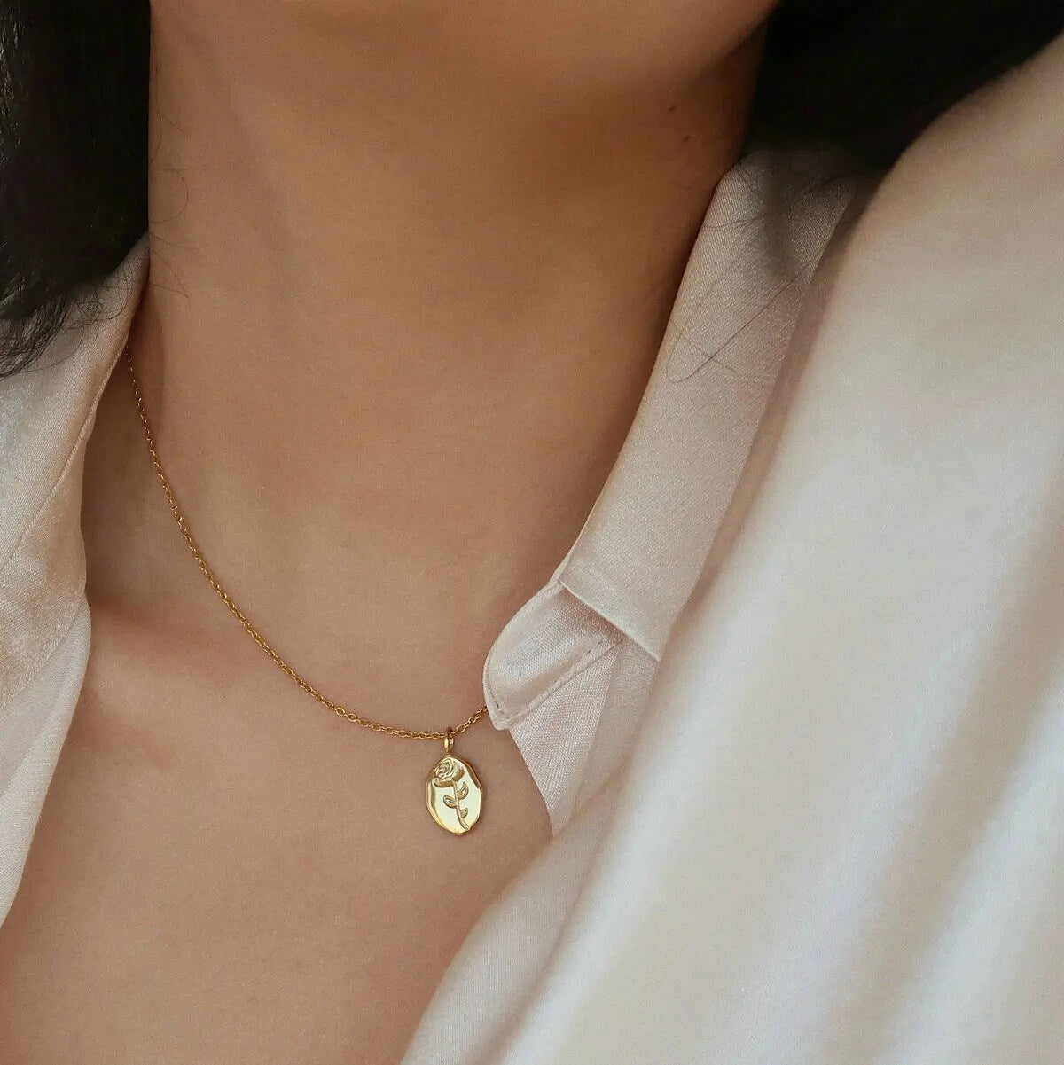 Engraved rose necklace