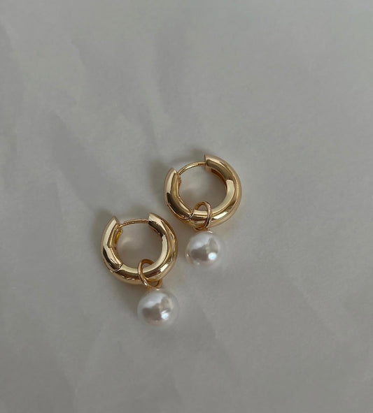 Single pearl Hoops