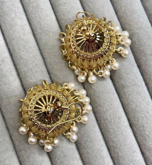 Dangling jhumka