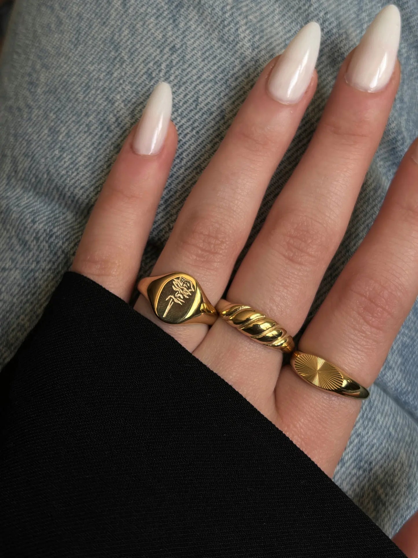 Croissant ring