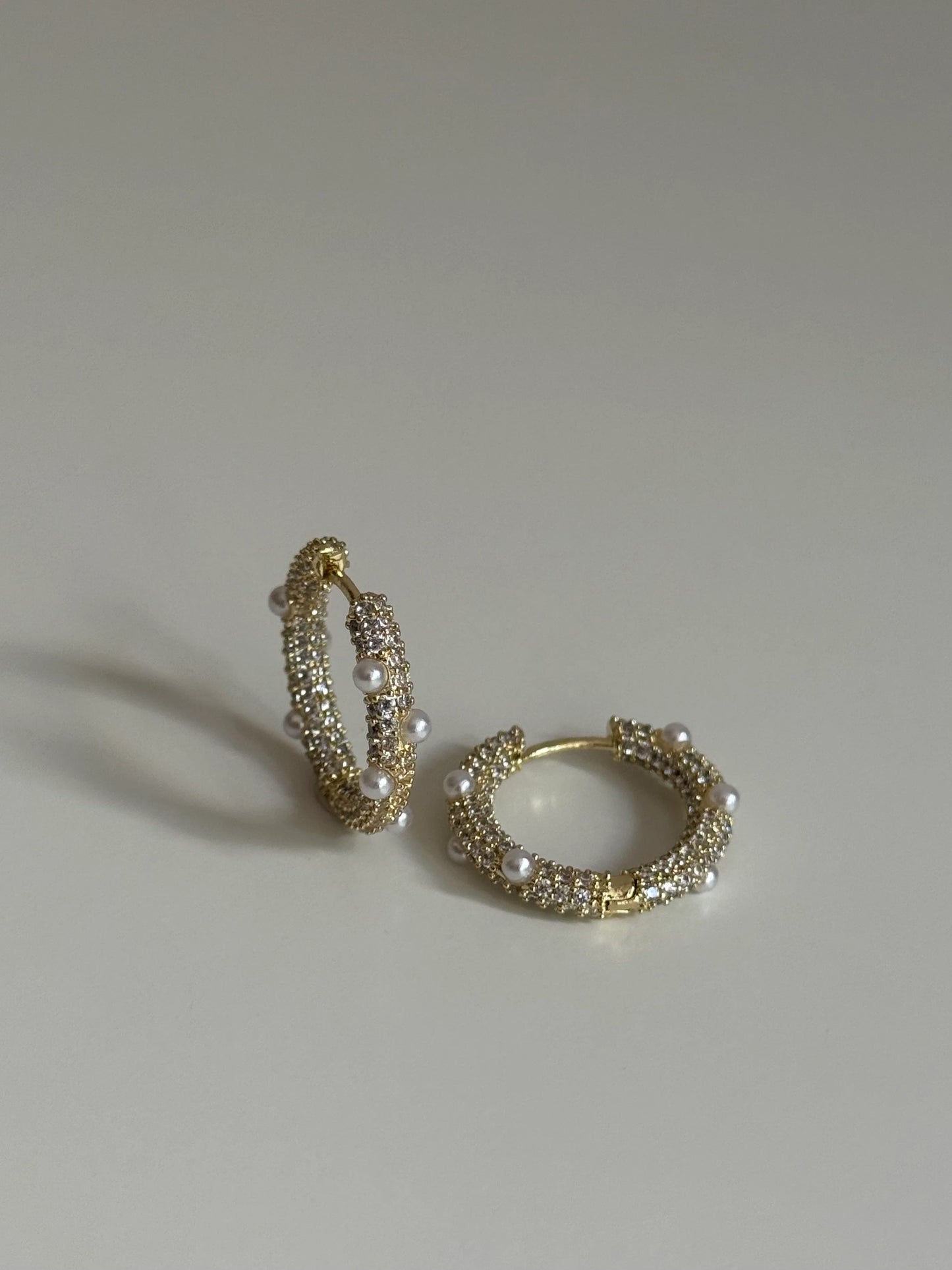 Avia Hoops